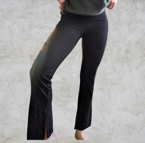 Forever 21 Pants - 🌈Forever 21 Y2K Flare Slit Leg Stretch Leggings Black Size L